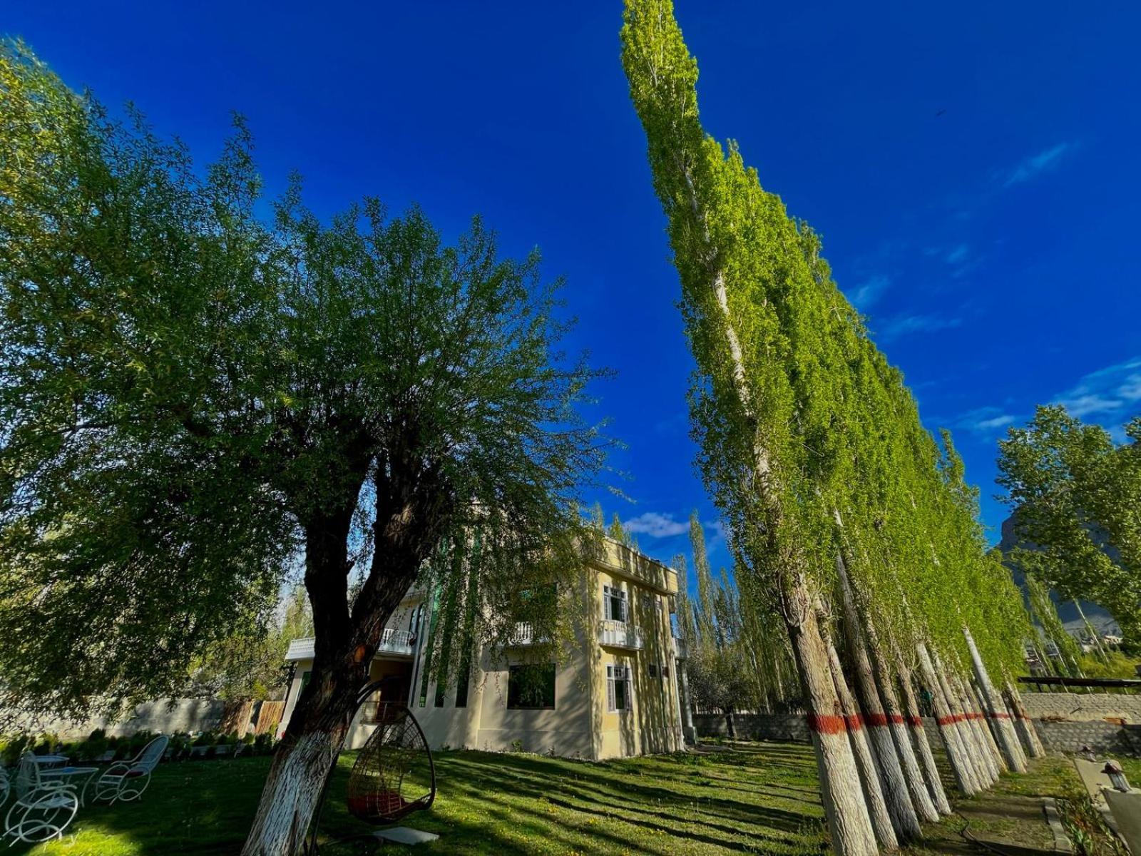Skardu Saraye Hotel & Resort Exterior foto